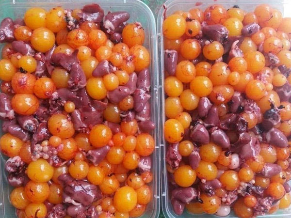 Hàng tấn đặc sản trứng gà non hôi thối tuồn vào nhà hàng