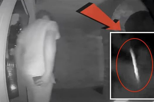 Người ngoài hành tinh xuất hiện ngay trước camera an ninh?