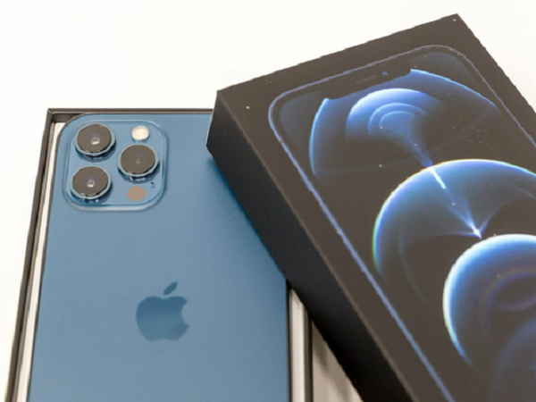 Loại bỏ củ sạc trên iPhone giúp Apple tiết kiệm được 861.000 tấn kim loại