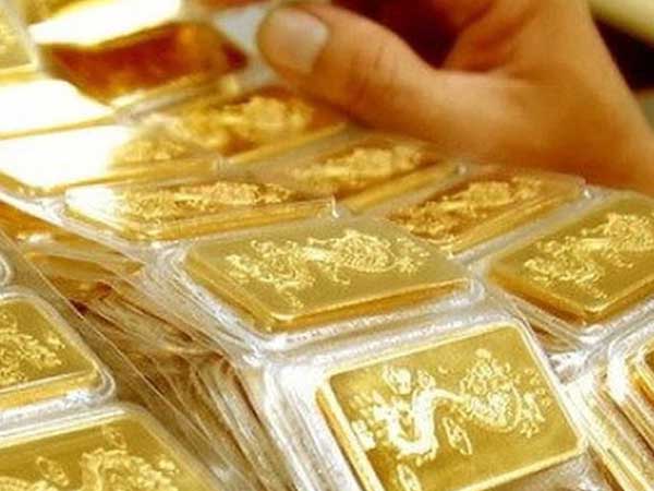Giá vàng trong nước tăng vọt