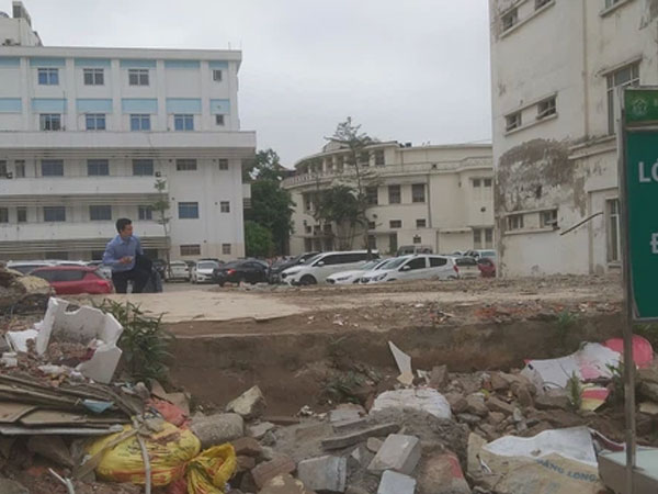 BV Bạch Mai 'xóa sổ' khu lưu trú cho người nhà bệnh nhân nghèo