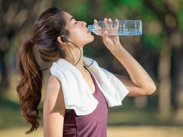 Đoán tuổi thọ thông qua việc uống nước: Nếu mỗi lần uống nước đều đối mặt với 5 tín hiệu bất thường này, hãy đi kiểm tra càng sớm càng tốt