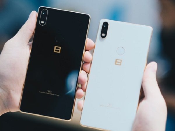 Cận cảnh Bphone B60: Smartphone bị BKAV 'khai tử' tại Việt Nam để xuất sang châu Âu phục vụ các yếu nhân