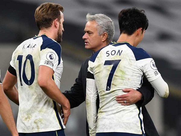Tottenham sa thải Mourinho, Son Heung-min và Kane có phản ứng bất ngờ