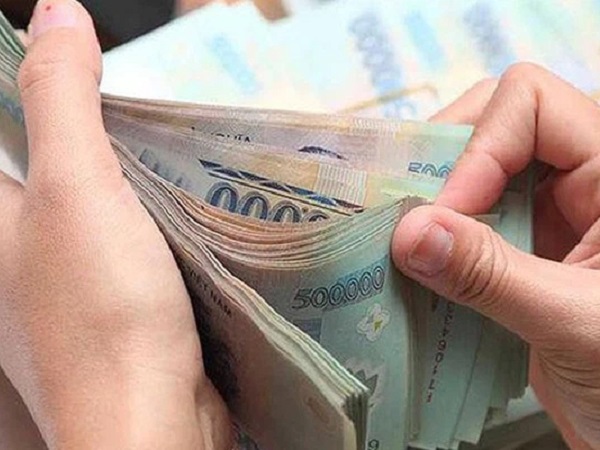 Ngân hàng đang đưa quá nhiều tiền mệnh giá lớn ra lưu thông