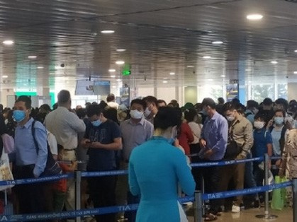 Họp khẩn bàn giải pháp xử lý ùn tắc tại sân bay Tân Sơn Nhất