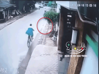 Clip: Khoảnh khắc nữ tài xế lấn làn tông trúng người mẹ đèo con nhỏ 1 tuổi khiến cả 2 tử vong thương tâm