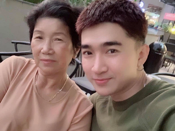 Chi Dân có chia sẻ đầu tiên sau tang lễ của mẹ, từng lời nhắn đến người quá cố nghe mà xót xa