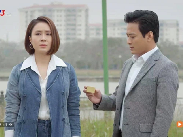 Hướng dương ngược nắng: Kiên đưa nhẫn cầu hôn cho Châu, hối hận vì buổi tối Châu bị cưỡng bức đã không đưa cô đi cùng mình