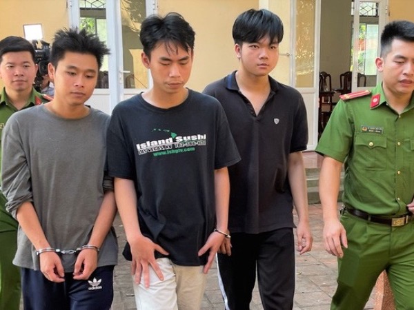 Bộ 3 sinh viên đại học lừa bán sim số đẹp để chiếm đoạt, chiếm đoạt hàng tỷ đồng
