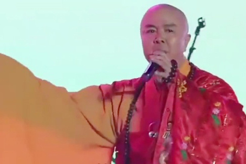 Diện áo cà sa đi hát, sư phụ Đường Tăng bị tố tham tiền, khán giả chán nản thất vọng