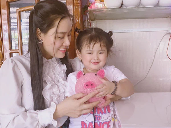 Linh Lan chính thức lên tiếng giải đáp những thắc mắc xoay quanh nghi án dùng tên giả