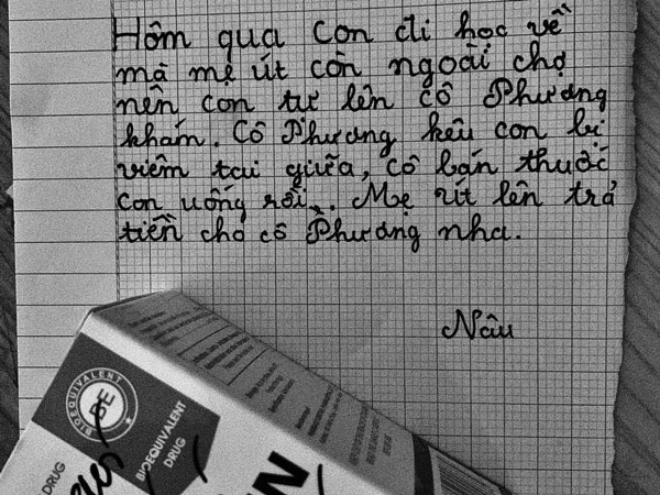 Đi làm nửa đêm mới về tới nhà, người mẹ 21 tuổi đọc tờ giấy nhắn con gái để lại mà nước mắt chảy dài vừa tự hào lại vừa xót xa