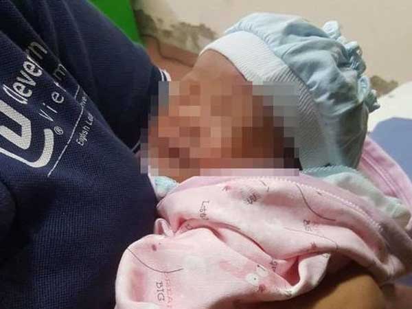 Hà Nội: Bé gái mới sinh bị bỏ rơi tại trạm y tế xã