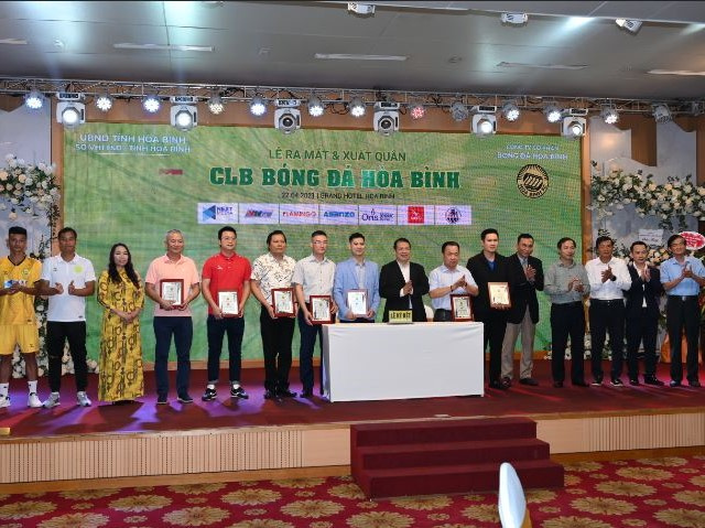Tỉnh Hòa Bình ra mắt CLB bóng đá đầu tiên vùng Tây Bắc