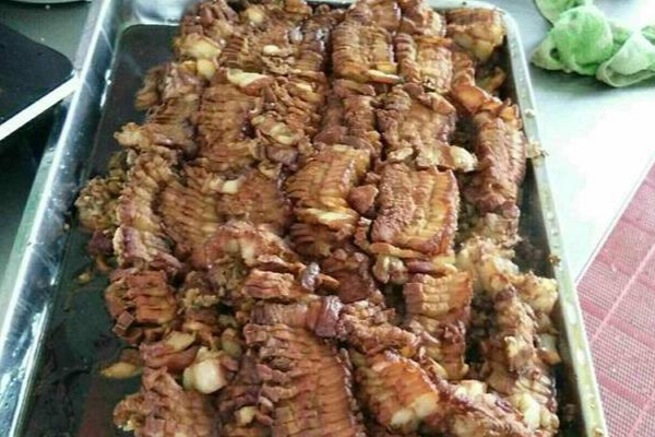 Cô giáo vô tình gửi suất ăn trưa vào group chat phụ huynh, cha mẹ chết lặng