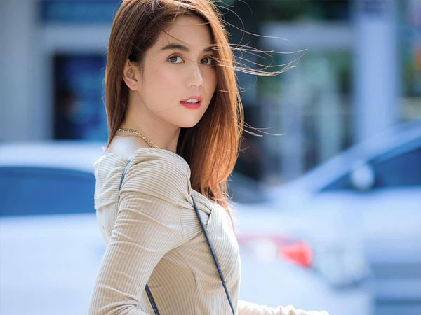 Phía Ngọc Trinh phản ứng thế nào khi bị Nathan Lee gọi thẳng tên doạ kiện tụng và đòi bồi thường 30 tỷ đồng?
