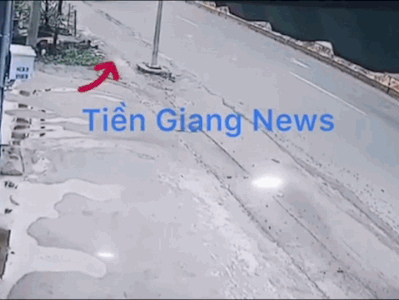 Video: Xe khách tông trúng xe máy, học sinh lớp 8 tử vong thương tâm
