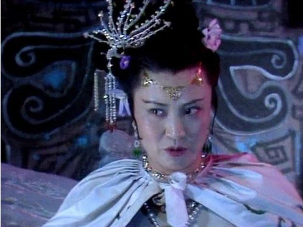 Mỹ nhân Tây Du Ký từng thề 'cạch mặt' phim vì bị giao vai ác, đạo diễn qua đời cũng không dự đám tang?