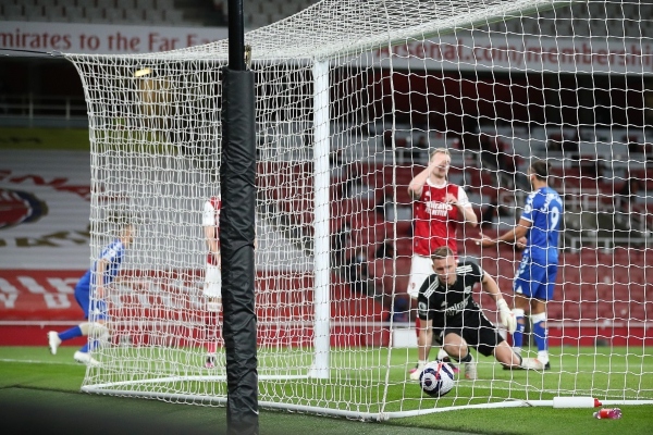 Thủ thành Leno mắc sai lầm ngớ ngẩn, Arsenal thất thủ trước Everton