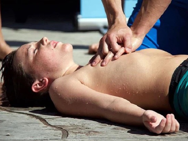 Du lịch biển: Phòng tránh và sơ cứu đuối nước đúng cách cần tuân thủ những điều sau