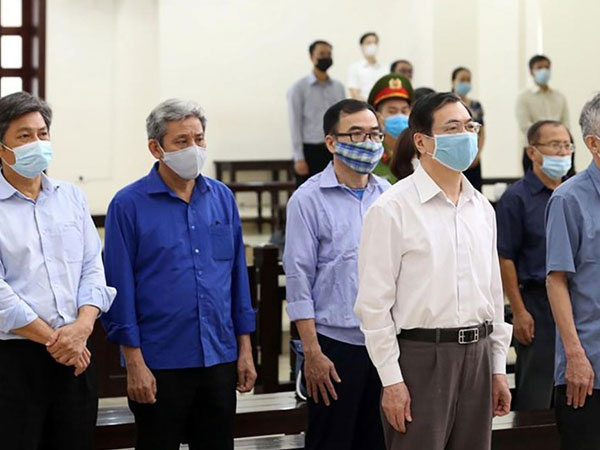 Ông Vũ Huy Hoàng căn vặn kiểm sát viên: 'Thế nào là chỉ đạo'?