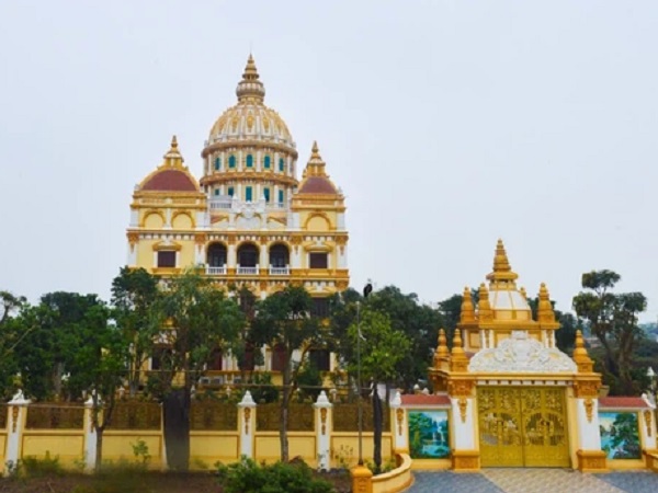 Lâu đài đồ sộ theo phong cách Tây của đại gia Việt: Đẳng cấp giàu có hay trưởng giả học làm sang?
