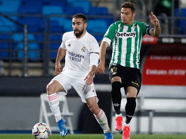 Real Madrid hòa thất vọng, cờ đến tay Barca