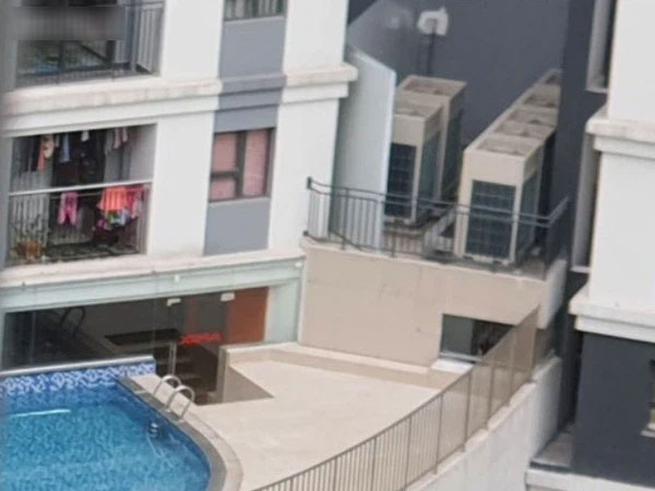Hà Nội: Dân chung cư khốn khổ vì bị tra tấn bởi 12 cục nóng điều hòa công nghiệp lắp ngay cạnh cửa sổ