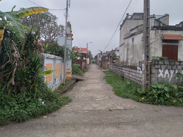Nghi phạm sát hại cháu bé 11 tuổi ở Nam Định ăn mặc chỉnh tề, thản nhiên đến hiện trường hỏi han