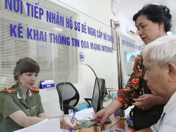 Lệ phí cấp hộ chiếu cao nhất 1,2 triệu đồng, 7 trường hợp được miễn phí