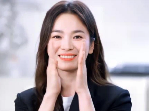 'Bà ngoại quốc dân' 73 tuổi làm nên lịch sử khi nhận giải Oscar 2021, Song Hye Kyo liền có động thái 'gây sốt' MXH