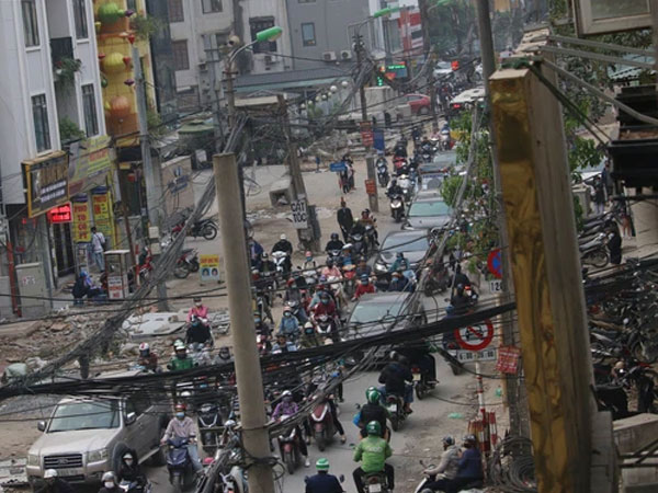 Hà Nội: Nhếch nhác trên tuyến phố 400m thi công 2 năm chưa xong