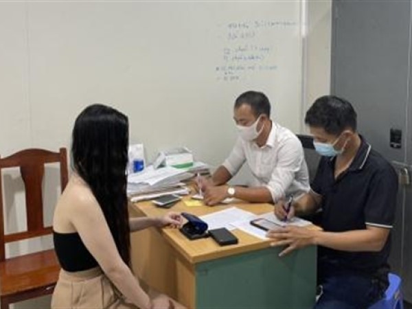 6 chân dài thác loạn cùng 14 nam ở nhà nghỉ