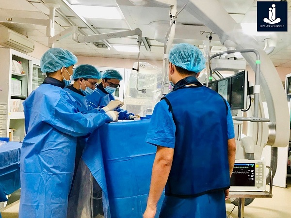 'Cậu nhỏ’ cương cứng liên tục suốt 4 ngày sau quan hệ tình dục