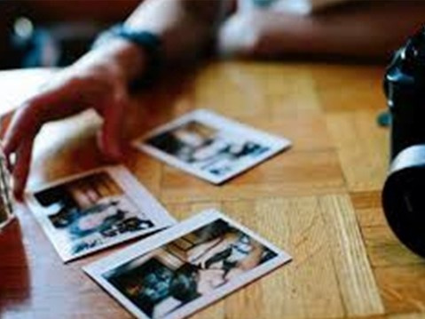 Nữ sinh lớp 7 'cầu cứu' cô giáo vì bị kẻ xấu dùng ảnh 'nóng' uy hiếp