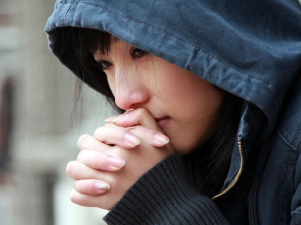 Sau khi chồng mất, mẹ chồng xây hẳn cho tôi căn nhà bề thế nhưng mảnh giấy đính kèm lại đẩy tôi vào tình thế oái oăm