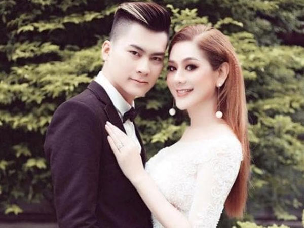 Xuất hiện cùng vợ tại sự kiện, chồng trẻ của Lâm Khánh Chi gây tranh cãi vì hành động này