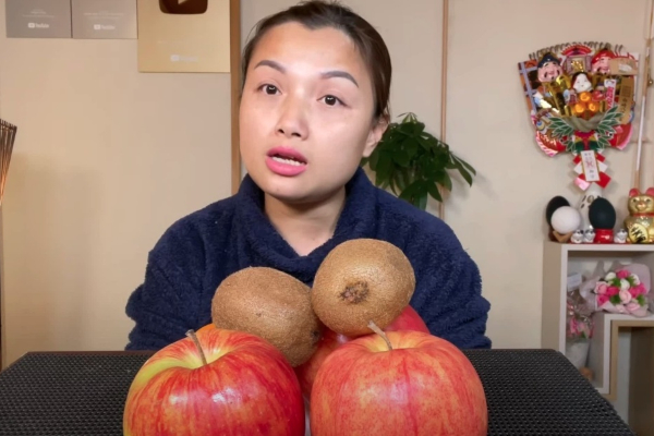 Quỳnh Trần JP nhiều lần bị chỉ trích vì dùng thực phẩm 'độc hại' quay Youtube, nhưng gây tranh cãi hơn cả là cách cô xử lý khủng hoảng còn quá vụng về