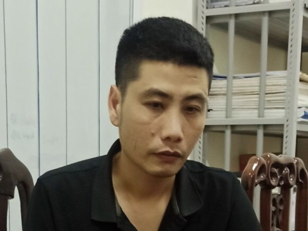 Tạm giữ hình sự đối tượng lái xe ô tô đâm vào CSGT trên quốc lộ 46