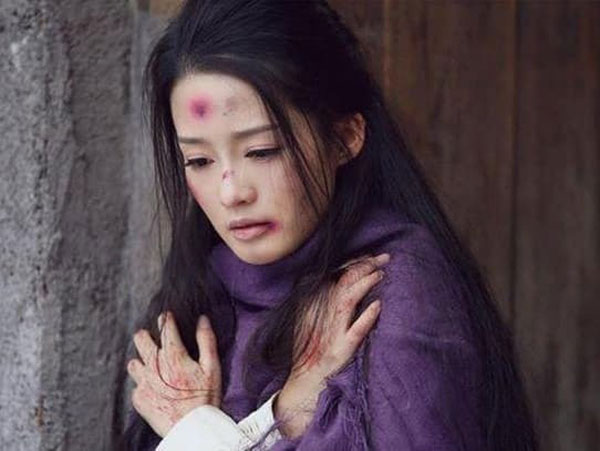 Tại sao phụ nữ thời xưa rất coi trọng 'trinh tiết' nhưng khi gặp kẻ hãm hiếp lại không bao giờ chống cự?