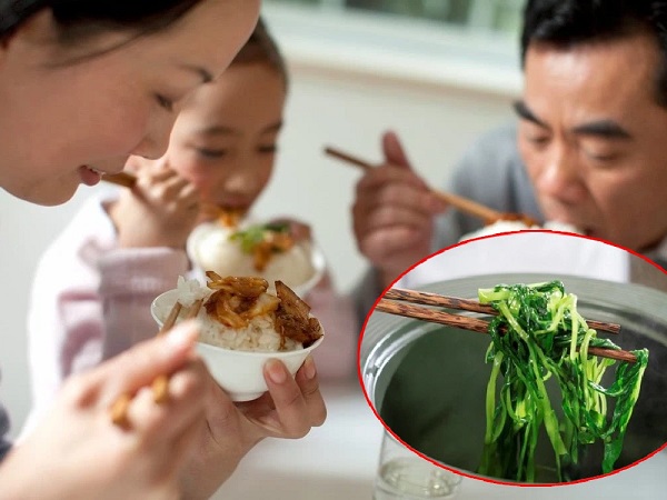 2 vợ chồng cùng nhập viện do ăn đồ thừa để qua đêm: Bác sĩ cảnh báo 4 món càng để lâu trong mùa hè càng dễ gây hại nội tạng