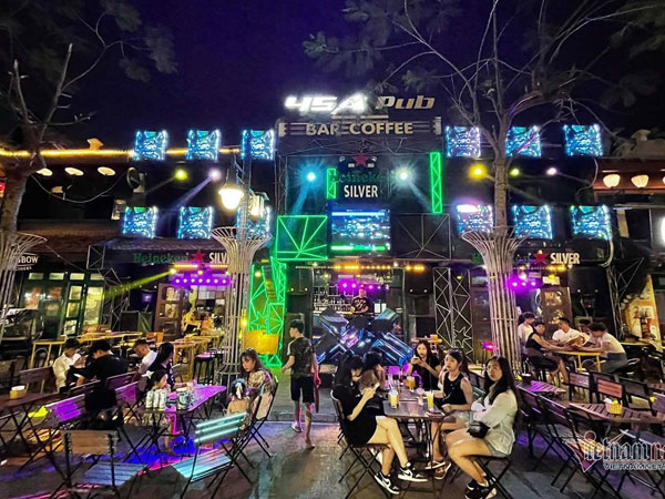 Quảng Ninh tạm dừng hoạt động karaoke, quán bar từ 12h trưa nay