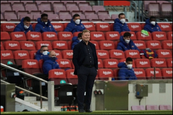 Koeman nói gì khi bị đuổi khỏi sân trận Barca thua sốc Granada