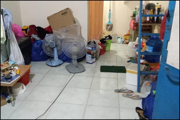 Nữ sinh đăng bài tìm người ở ghép nhưng xem qua căn phòng ai nấy cũng ngán ngẩm vì bừa bộn không chịu được, đến con trai còn tức giùm