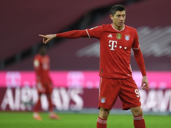 Bayern bất ngờ rao bán tiền đạo Lewandowski