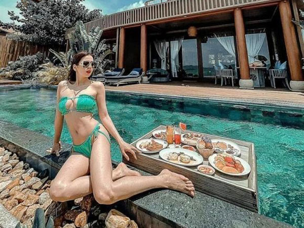Loạt người đẹp Việt chuộng bikini hai mảnh có thiết kế dạng dây rút bé tí