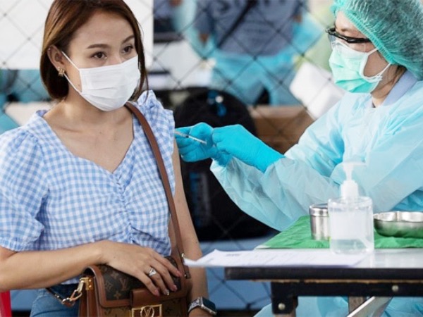 Đợt bùng phát Covid-19 kỷ lục ở các nước láng giềng của Việt Nam