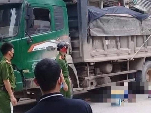 Đang đi tự phanh xe ngã ra đường, nam thanh niên lao vào gầm xe tải tử vong