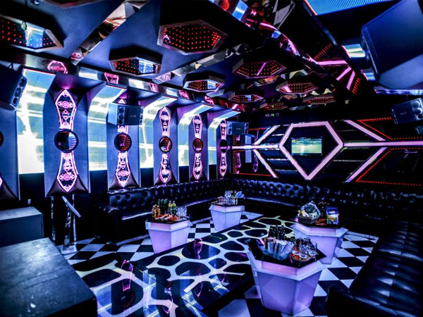 Bộ Y tế đề nghị đóng cửa quán bar, karaoke trên cả nước trước nguy cơ lây lan Covid-19